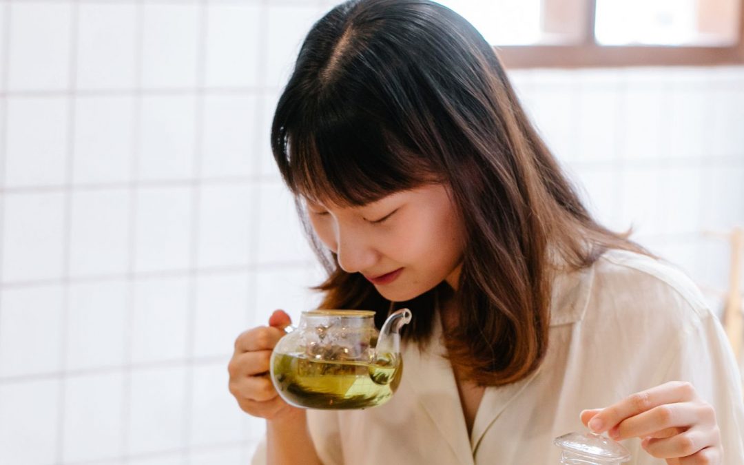 Santé holistique  : 5 plantes médicinales pour réguler naturellement tes cycles menstruels et les rendre harmonieux